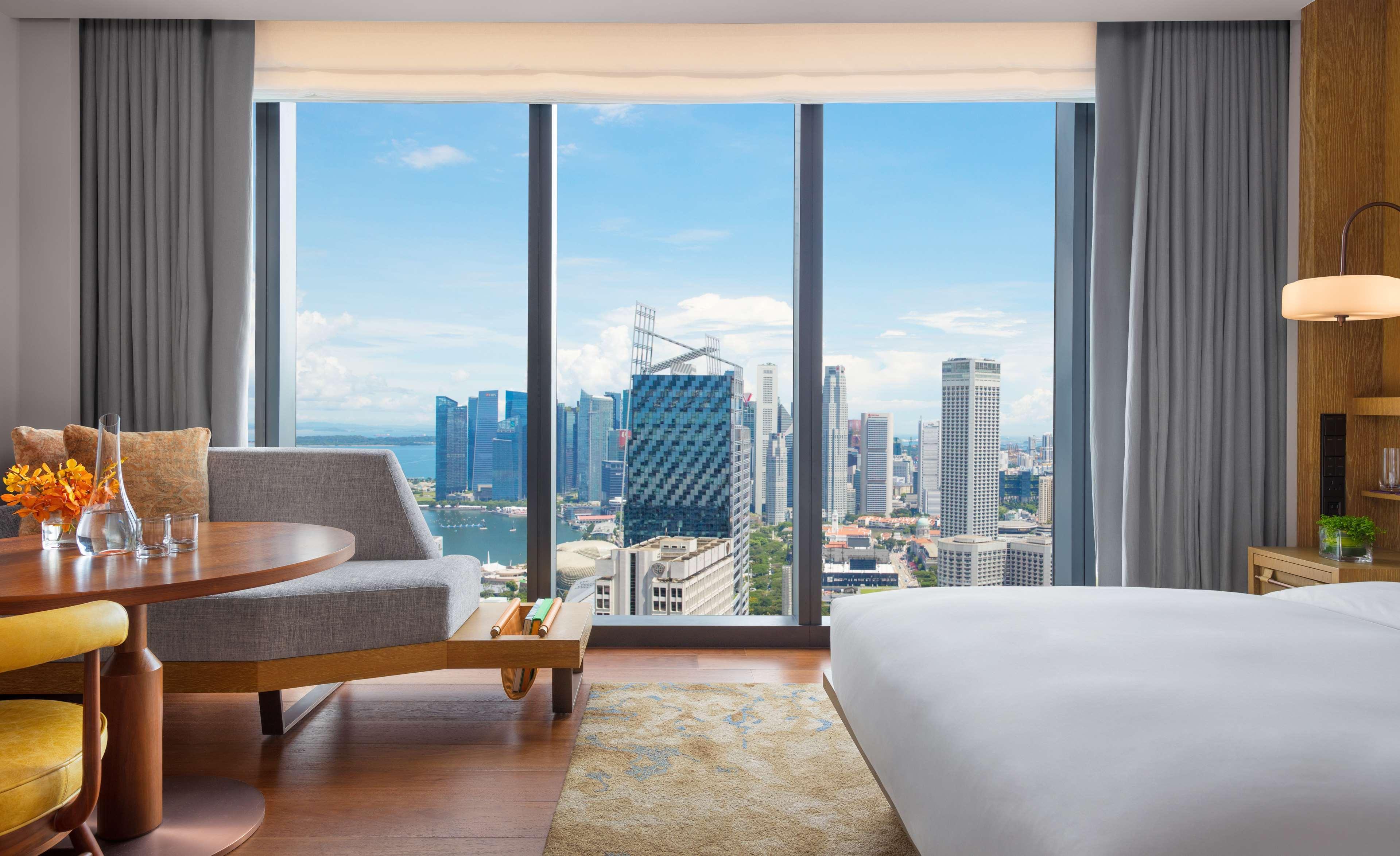 Andaz Singapore, By Hyatt Εξωτερικό φωτογραφία A guest room at the hotel