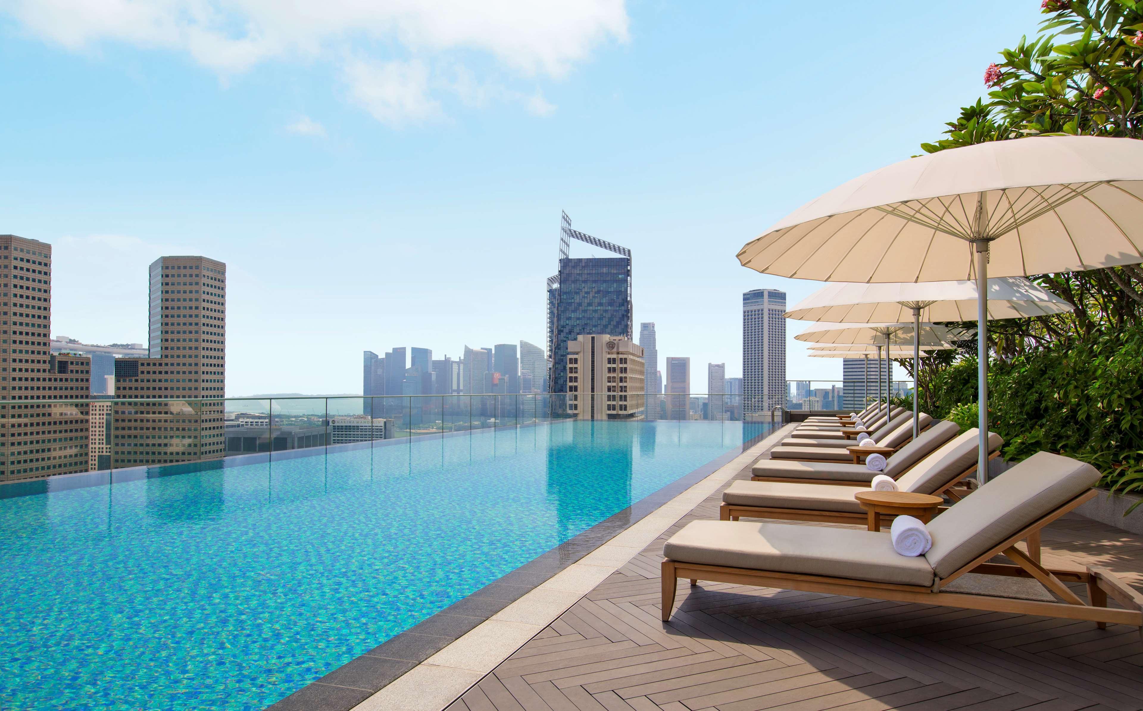 Andaz Singapore, By Hyatt Εξωτερικό φωτογραφία The rooftop pool at the hotel